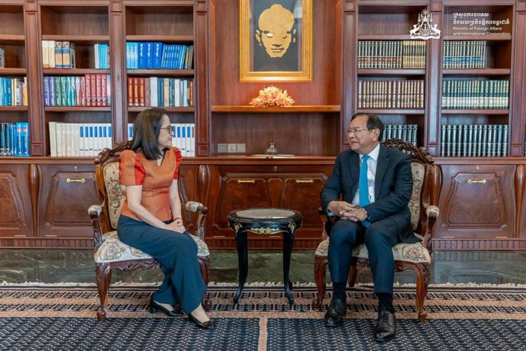 ហ្វីលីពីនបញ្ជាក់បន្តដឹកនាំក្រុមអ្នកសង្កេតការណ៍អាស៊ានដោយអព្យាក្រឹតលើបទឈប់បាញ់កម្ពុជា-ថៃ ខណៈឯកអគ្គរដ្ឋទូតបញ្ចប់បេសកកម្ម