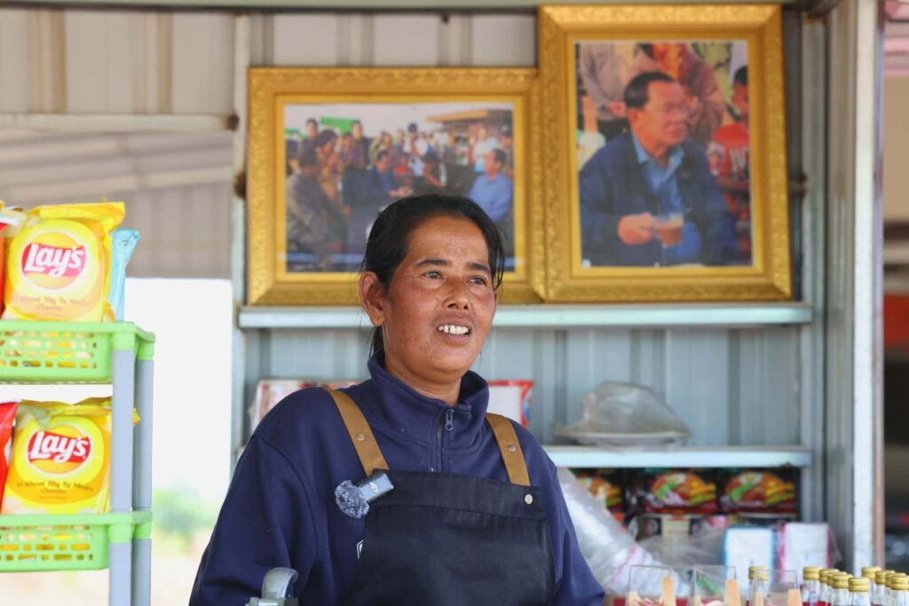 ពីអ្នកភៀសសឹកទៅជាម្ចាស់ហាងកាហ្វេ៖ កែវកាហ្វេមួយជួយអ្នកស្រី ច្រឹប ចាប់ផ្តើមជីវិតឡើងវិញនៅ «ភូមិរង់ចាំ»