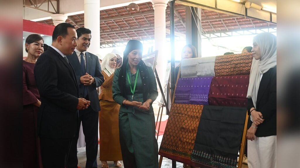 សូត្រចាមត្បាញចេញពីការចងចាំរបស់អ្នករស់រានមានជីវិត ក្លាយជាផ្នែកថ្មីនៃទេសចរណ៍មិត្តភាពមូស្លីម